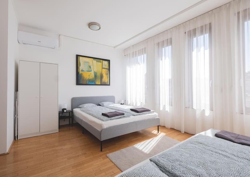 ブダペストBright Downtown Balcony Retreatアパートメント エクステリア 写真