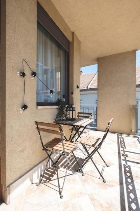 ブダペストBright Downtown Balcony Retreatアパートメント エクステリア 写真